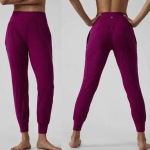 Athleta Salutation Joggers Exotic Fuchsia Purple Womens Size Large Yoga Pants